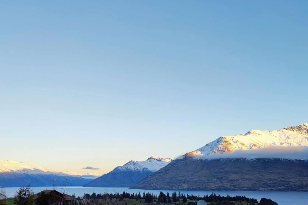 Awesome Studio - Amazing Mountain & Lake Views Κουίνσταουν Εξωτερικό φωτογραφία